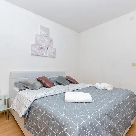 Fima Centar Stobrec Apartment *